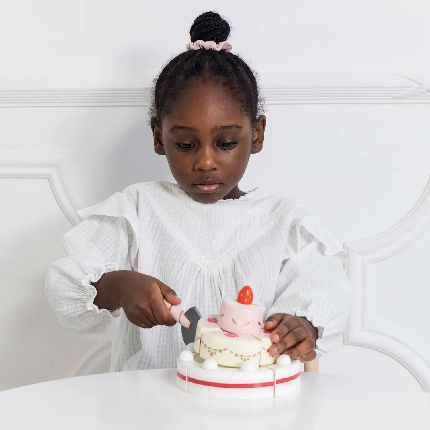 Hochzeitstorte mit Erdbeeren / Sliceable Wedding Cake Hochzeitstorte mit Erdbeeren / Sliceable Wedding Cake-Le Toy Van (LTV)