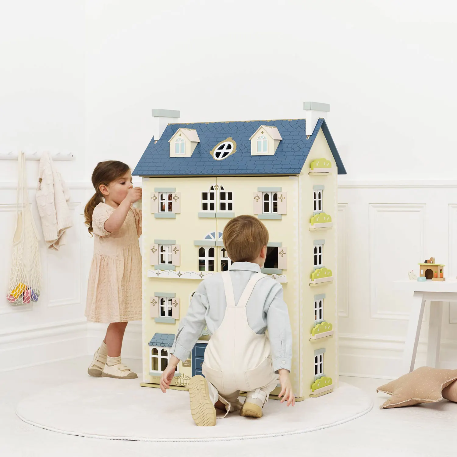 Puppenhaus Palast / Palace Wooden Dolls House-Le Toy Van (LTV)