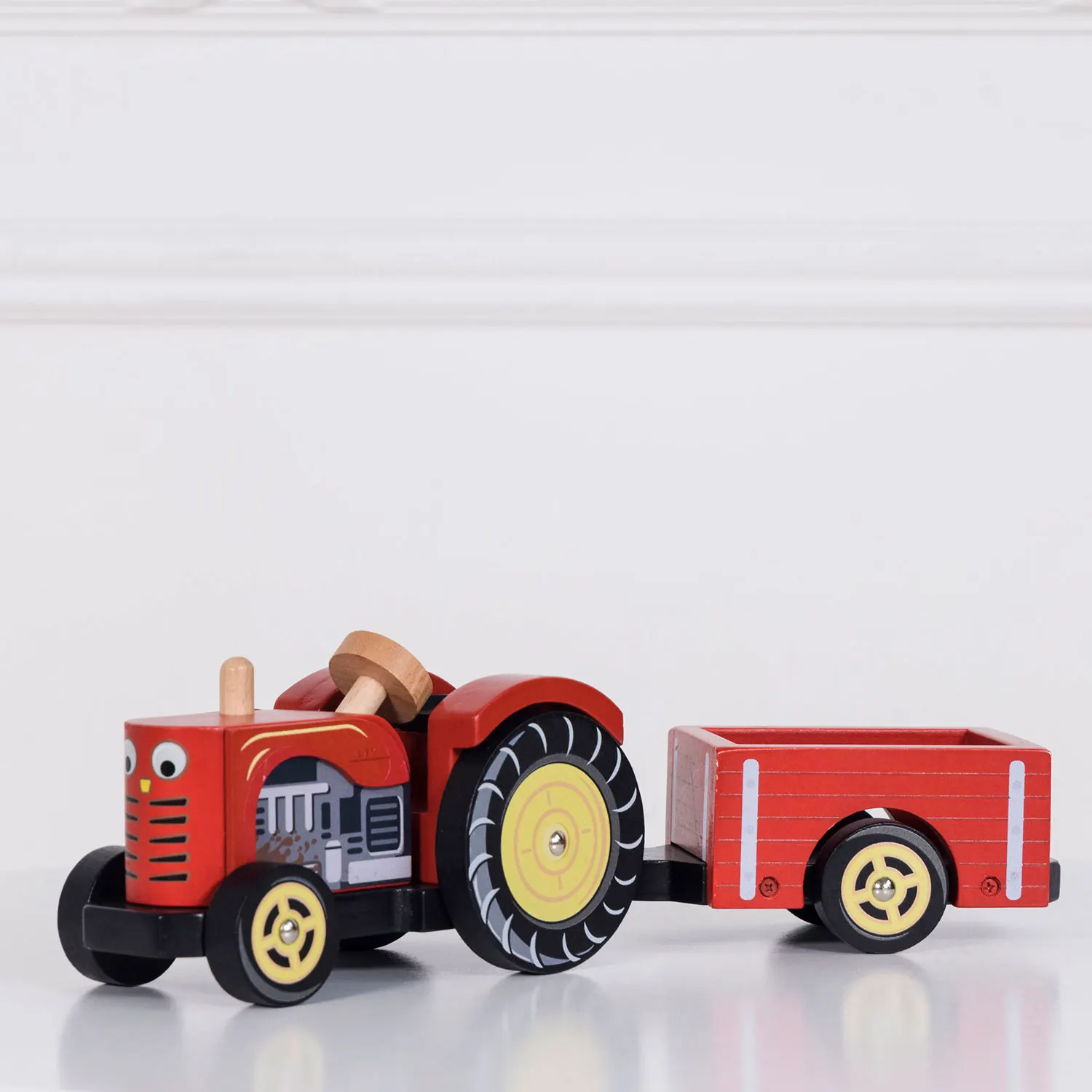 Roter Traktor / Farmyard Tractor & Trailer Roter Traktor / Farmyard Tractor & Trailer-Le Toy Van (LTV)