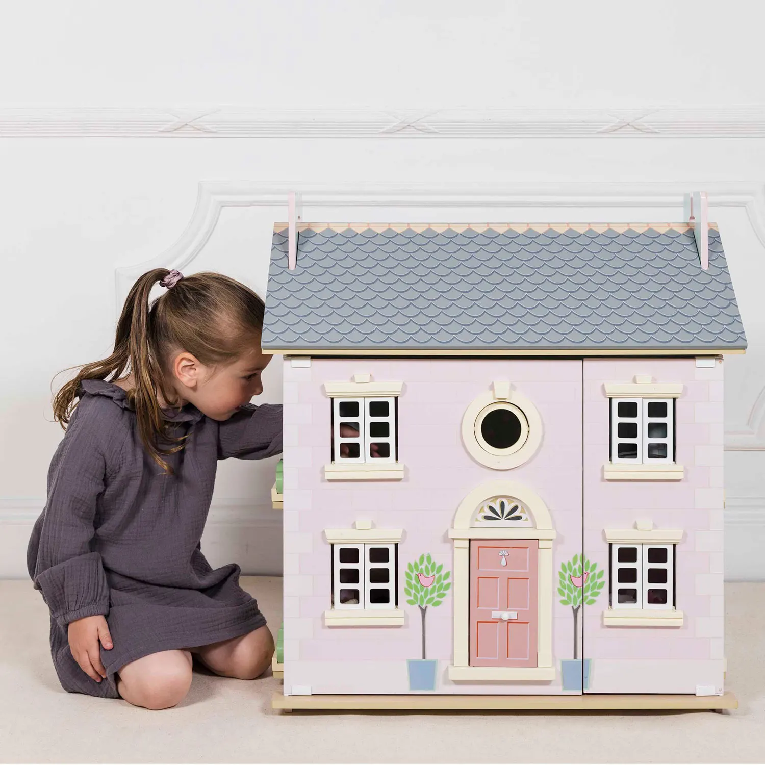 Bay Tree Puppenhaus / Bay Tree Wooden Dolls House (New Look)-Le Toy Van (LTV)
