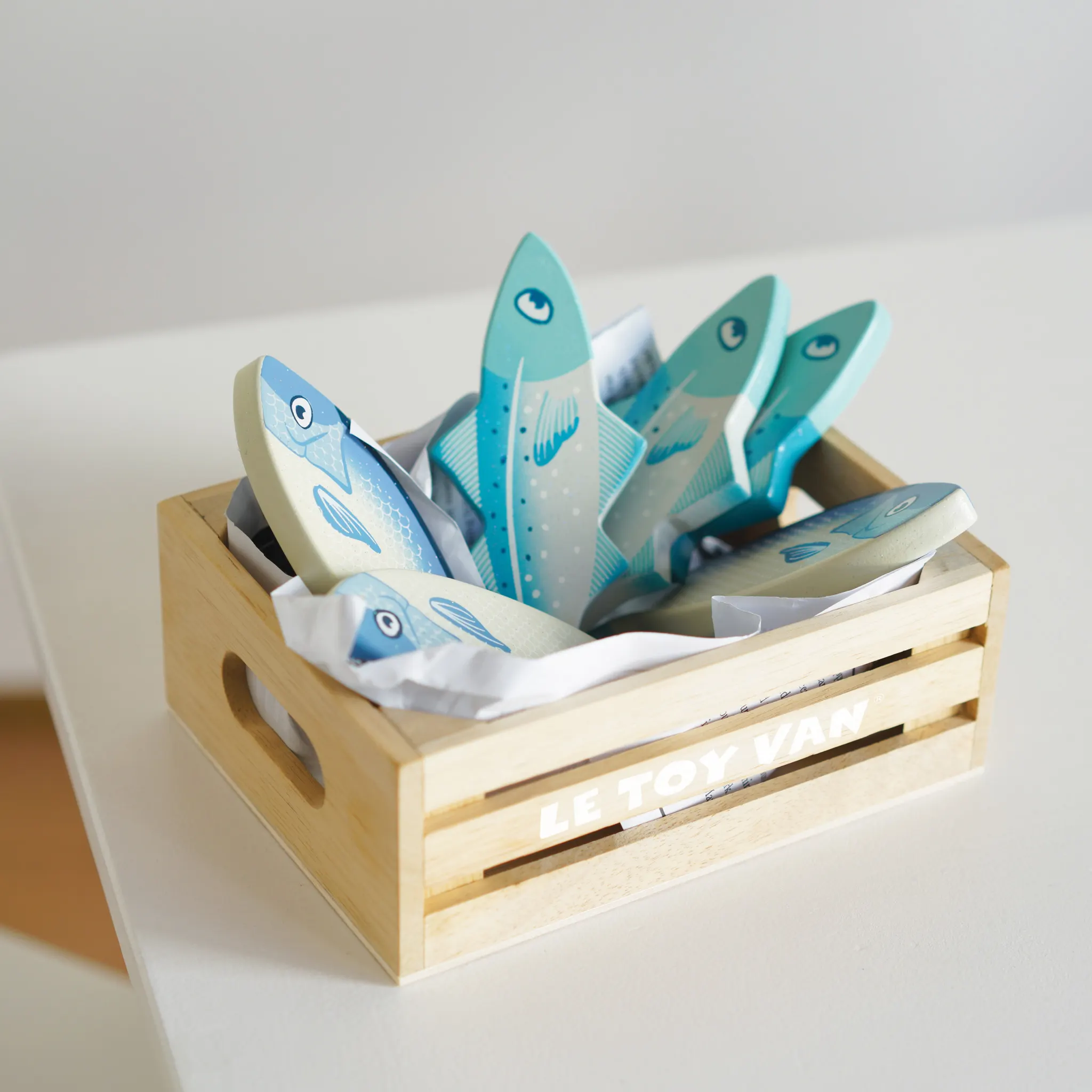 Frischfisch Marktkiste / Market Fish Wooden Play Food Crate (New Look)-Le Toy Van (LTV)