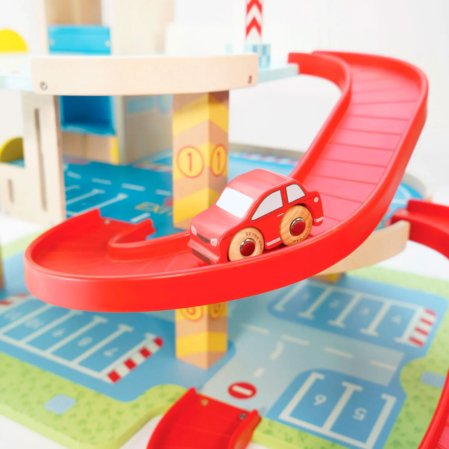 Das große Parkhaus / Le Grand Wooden Garage Das große Parkhaus / Le Grand Wooden Garage-Le Toy Van (LTV)