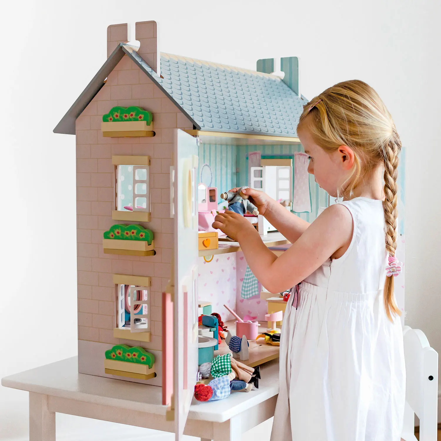 Bay Tree Puppenhaus / Bay Tree Wooden Dolls House (New Look)-Le Toy Van (LTV)