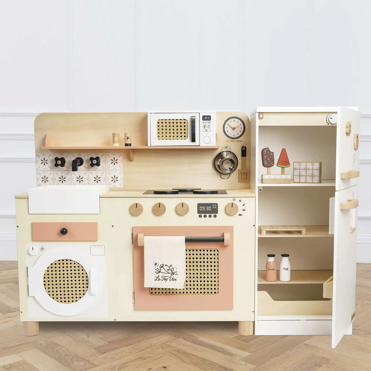 Große Küche / Family Size Wooden Play Kitchen-Le Toy Van (LTV)