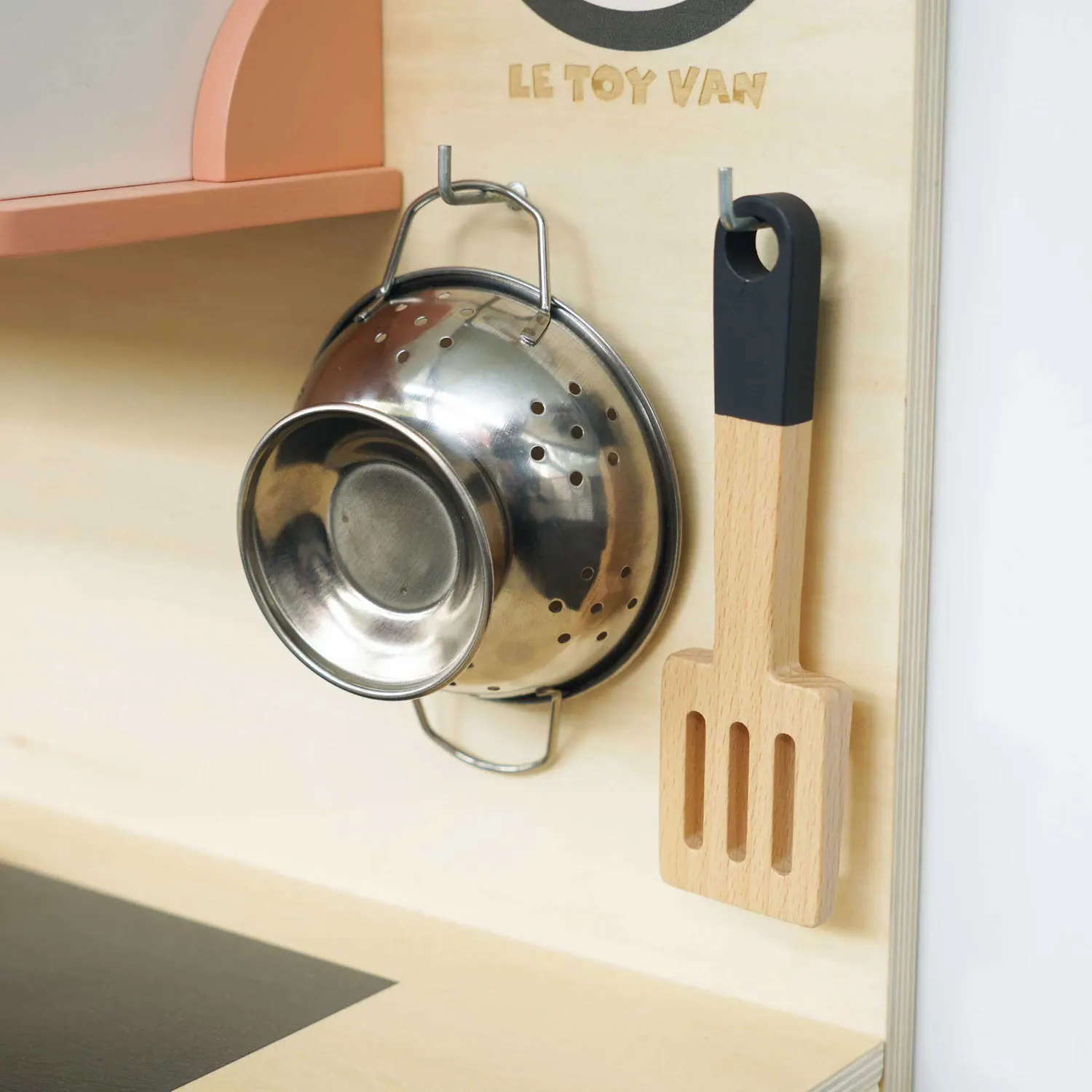 Große Küche / Family Size Wooden Play Kitchen-Le Toy Van (LTV)