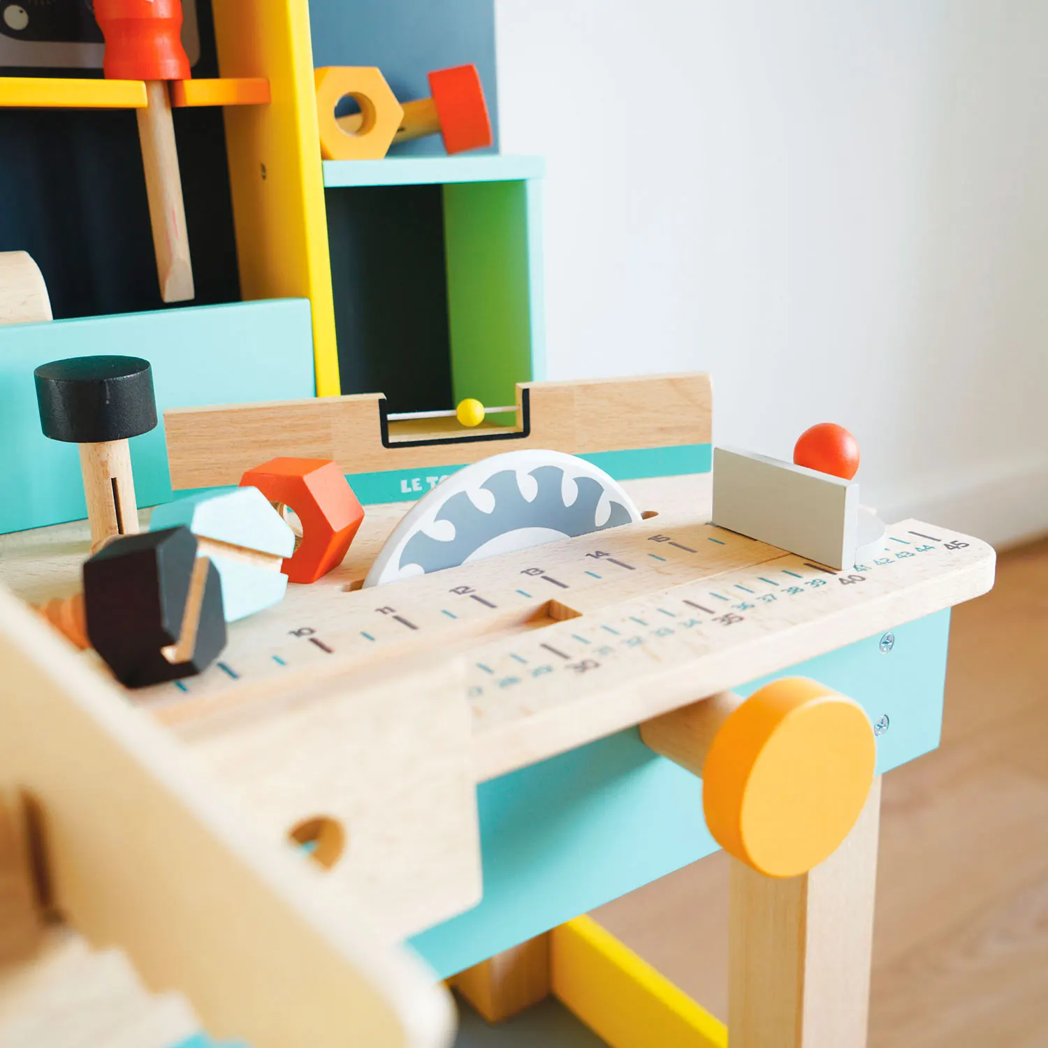 Alex Werkbank / Alex’s Toy Work Bench Alex Werkbank / Alex’s Toy Work Bench-Le Toy Van (LTV)