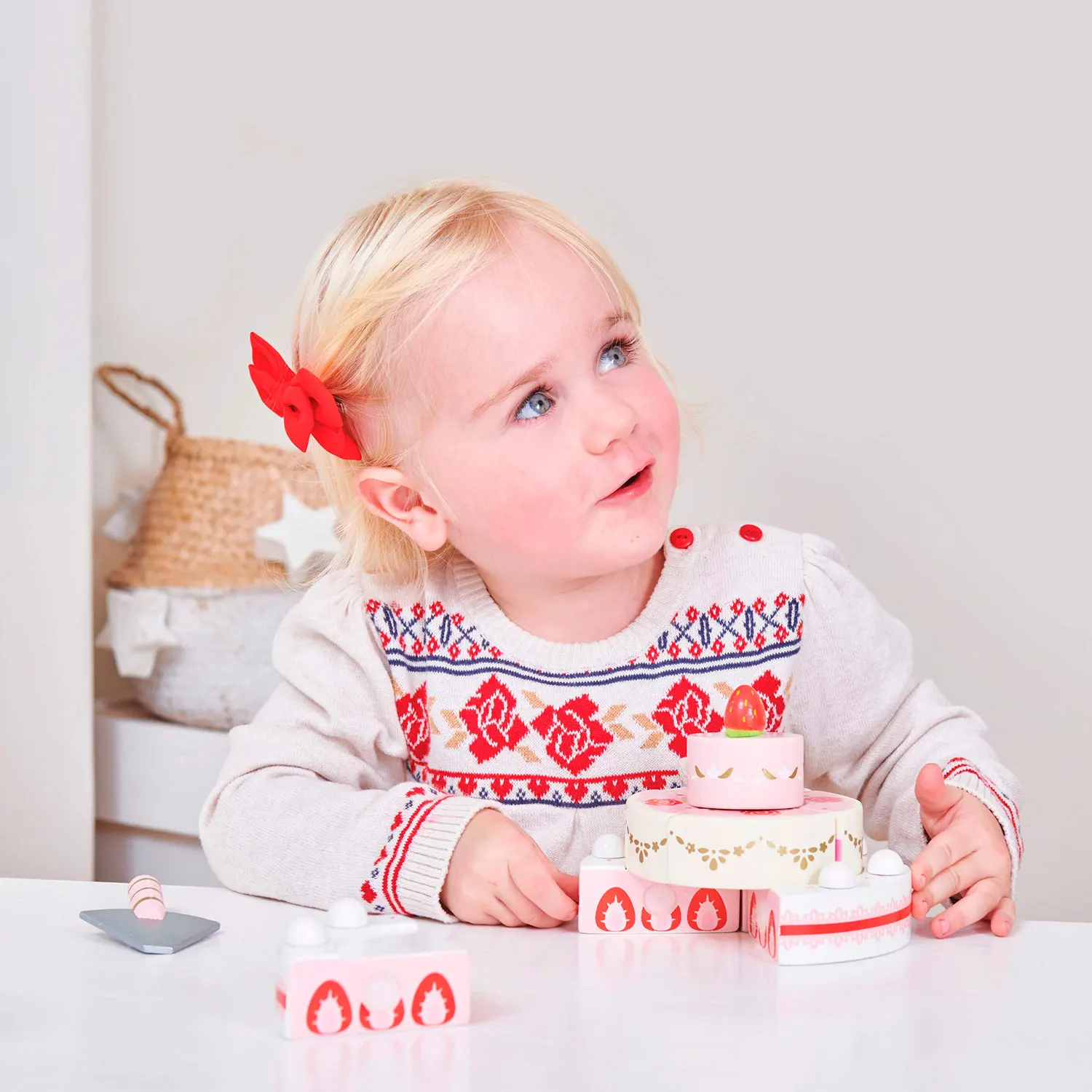 Hochzeitstorte mit Erdbeeren / Sliceable Wedding Cake Hochzeitstorte mit Erdbeeren / Sliceable Wedding Cake-Le Toy Van (LTV)
