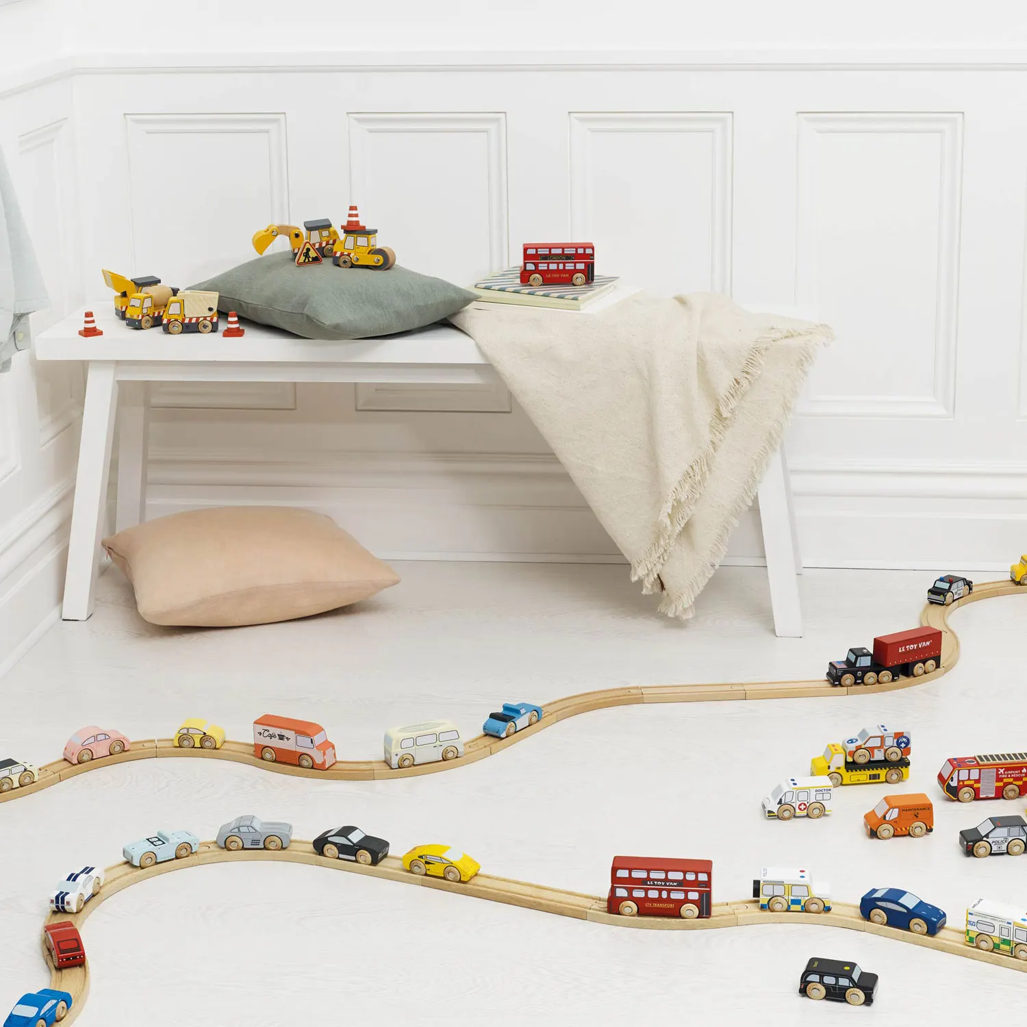 Oldtimer Autos / Vintage Toy Cars-Le Toy Van (LTV)