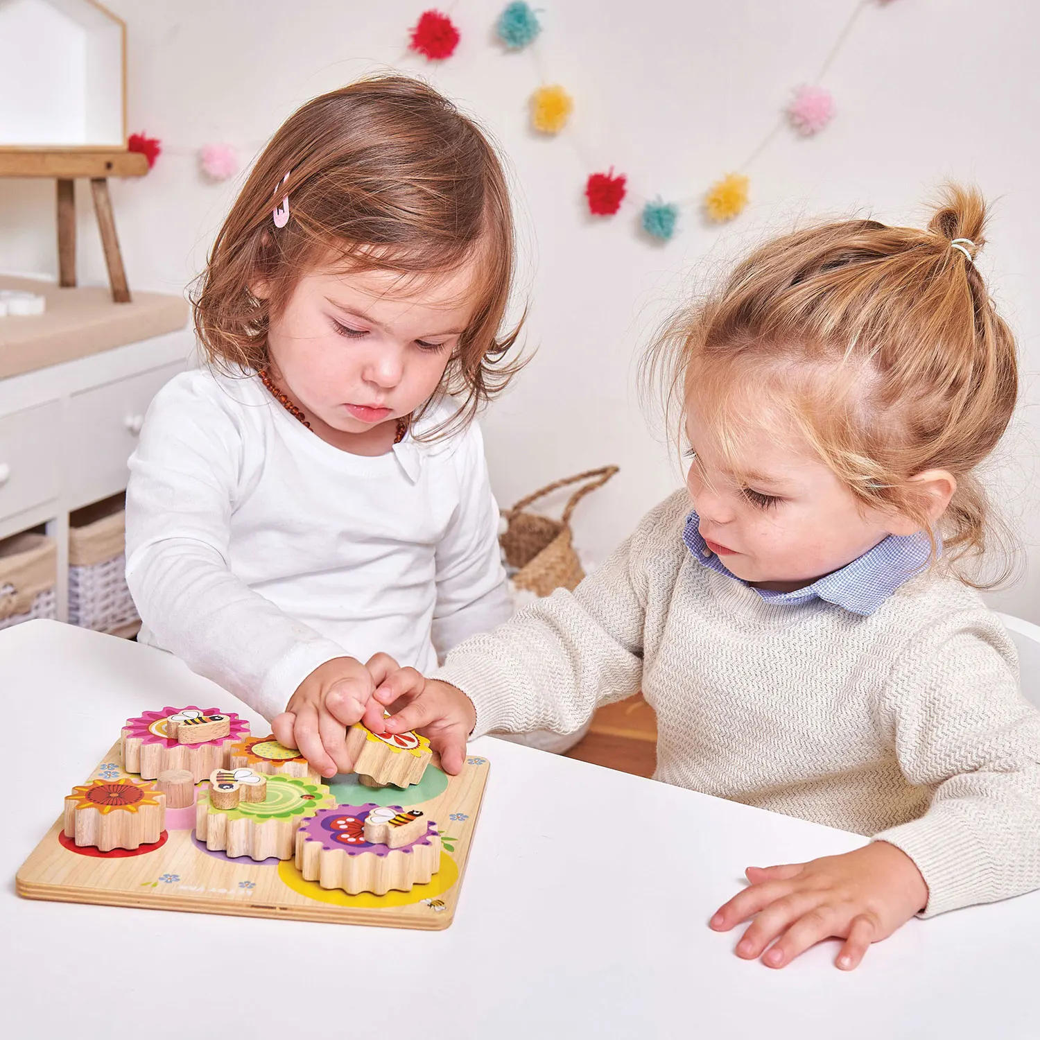 Zahnrad-Spiel "Biene und Blumen"/ Meadow Bees Gear & Cogs-Le Toy Van (LTV)