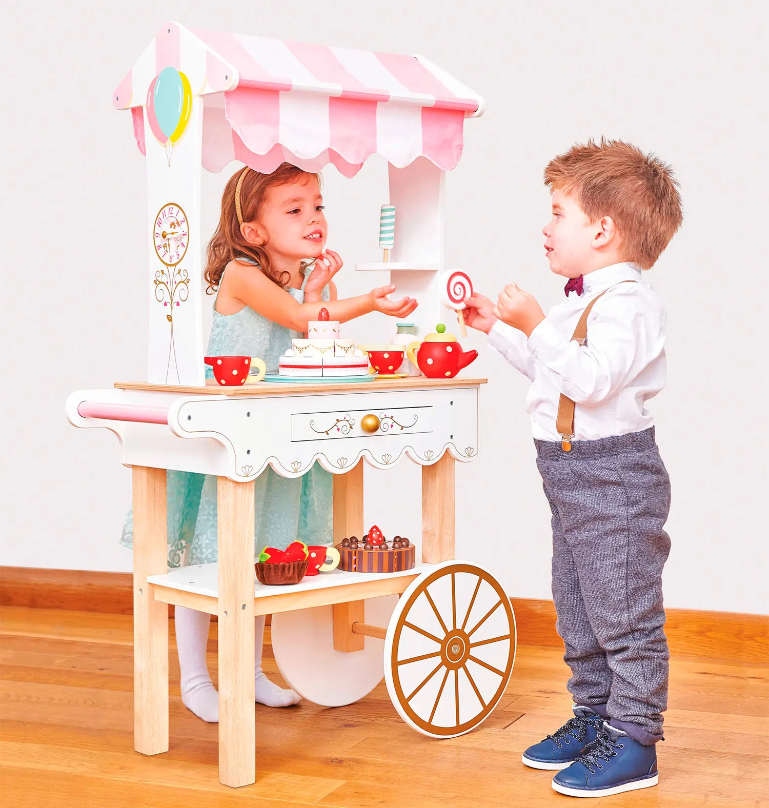 Tee- & Süßigkeitenwagen / Tea & Treats Trolley Market Stall Tee- & Süßigkeitenwagen / Tea & Treats Trolley Market Stall-Le Toy Van (LTV)