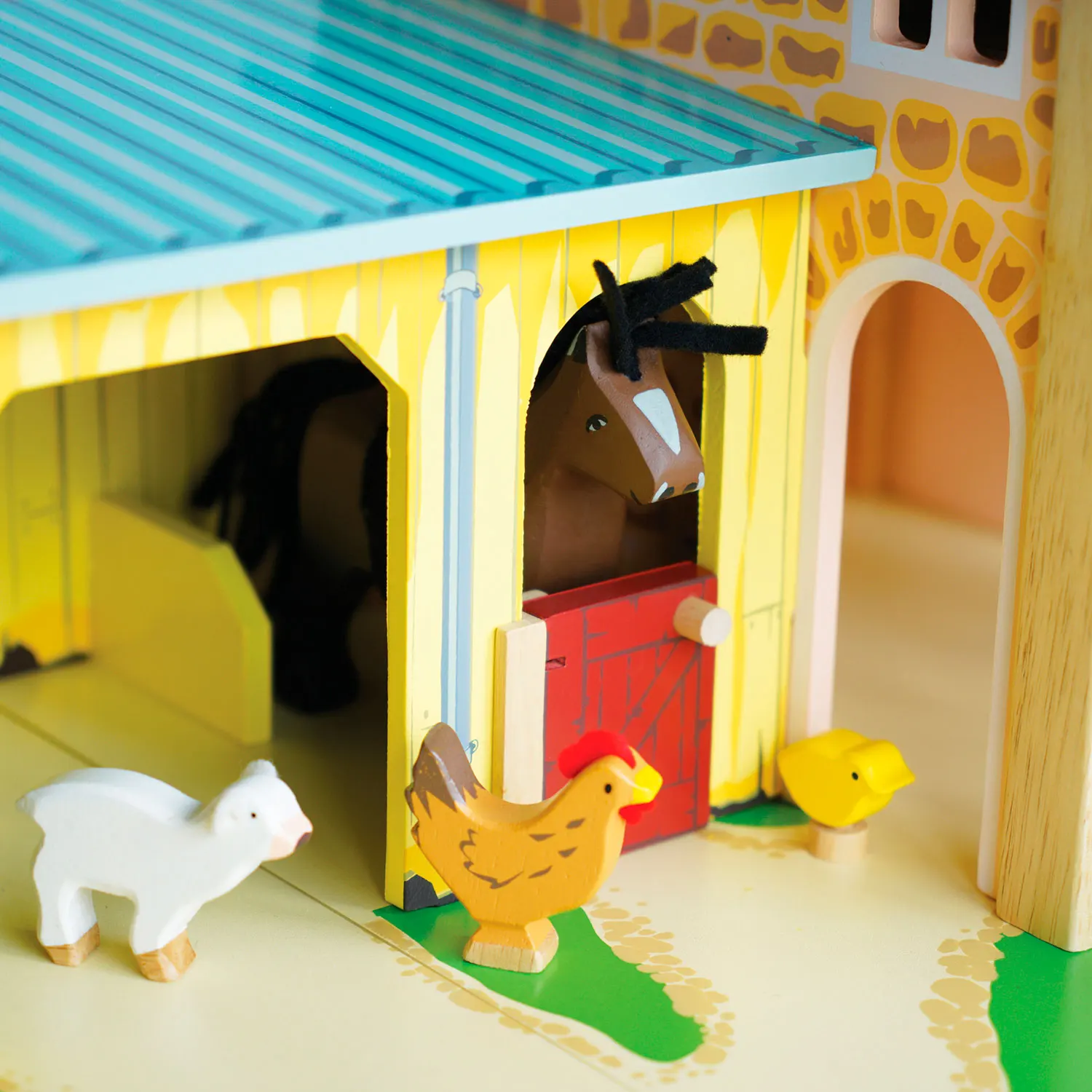 Bauernhof / Wooden Farmyard Stable Bauernhof / Wooden Farmyard Stable-Le Toy Van (LTV)