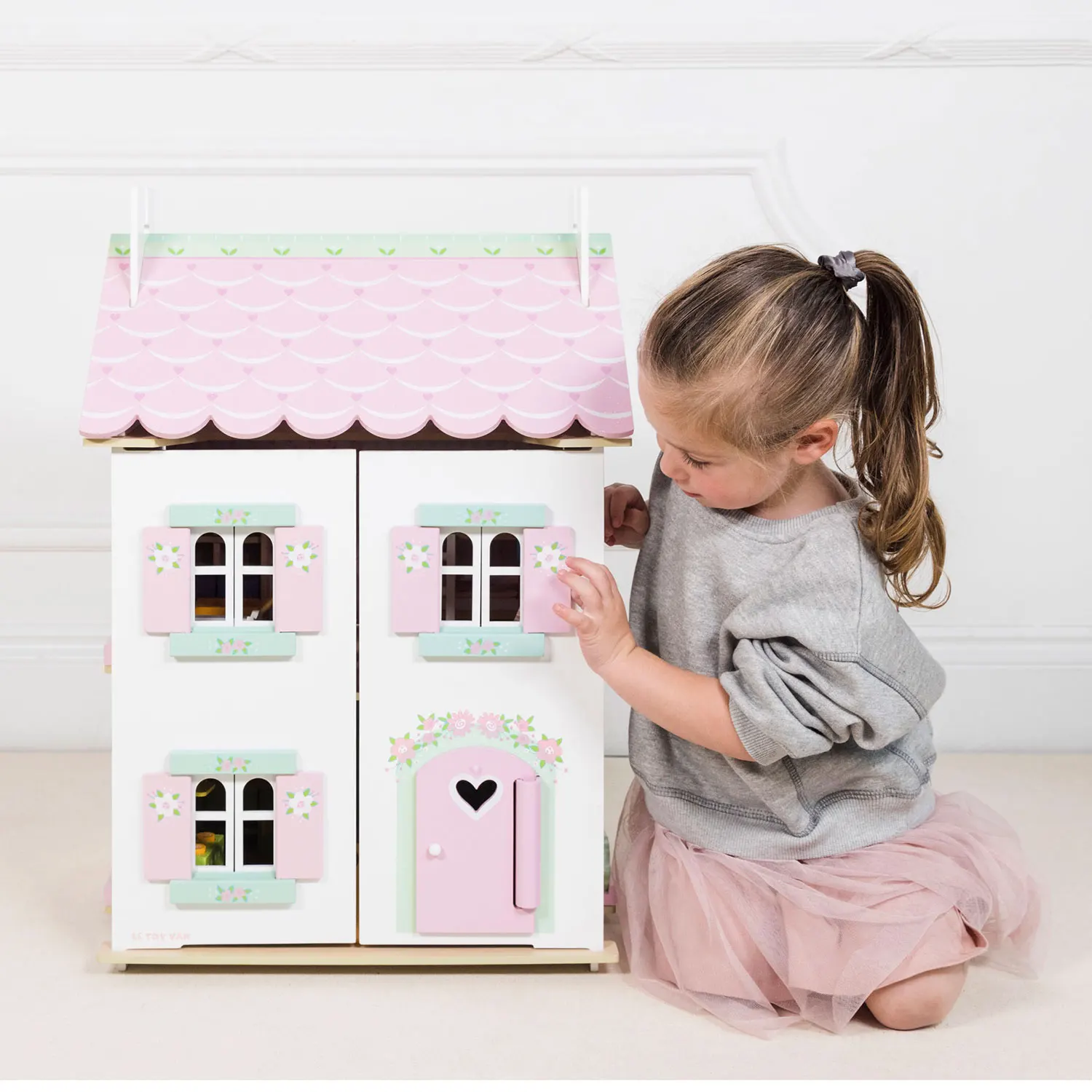 Sweetheart Häuschen (mit Möbeln) / Sweetheart Cottage (inclusive Furniture) Sweetheart Häuschen (mit Möbeln) / Sweetheart Cottage (inclusive Furniture)-Le Toy Van (LTV)
