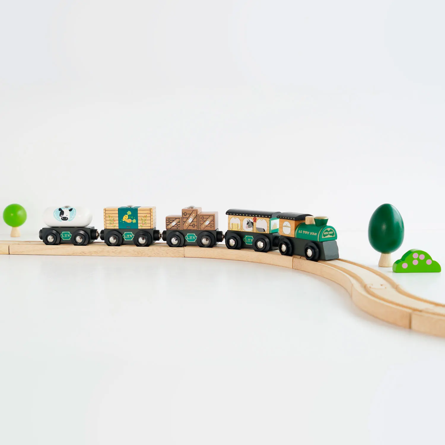 Grüner Zug & Güterwagen / Great Green Train & Goods Wagons Grüner Zug & Güterwagen / Great Green Train & Goods Wagons-Le Toy Van (LTV)