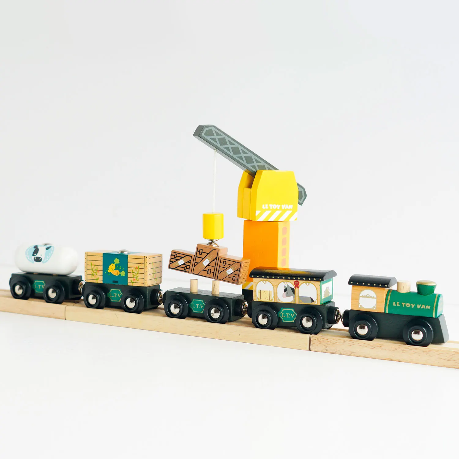Grüner Zug & Güterwagen / Great Green Train & Goods Wagons Grüner Zug & Güterwagen / Great Green Train & Goods Wagons-Le Toy Van (LTV)