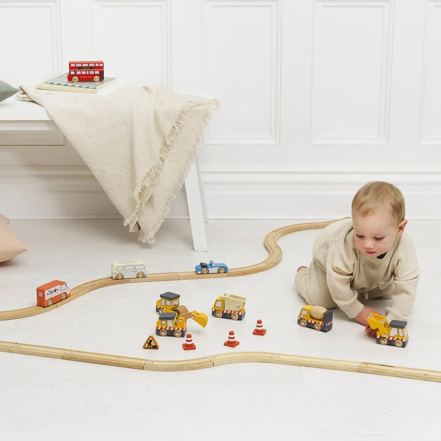 Baufahrzeuge / Construction Set, 2022 Baufahrzeuge / Construction Set, 2022-Le Toy Van (LTV)
